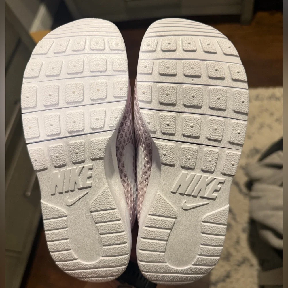 Nike Tanjun EasyOn Toddler Girl Sneakers in Lilac and White Size 13 Toddler